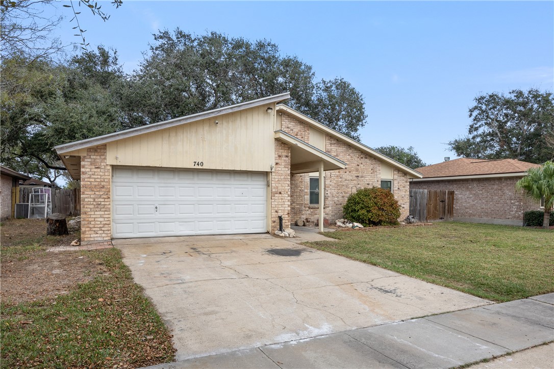 740 Briston Dr Property Photo 2
