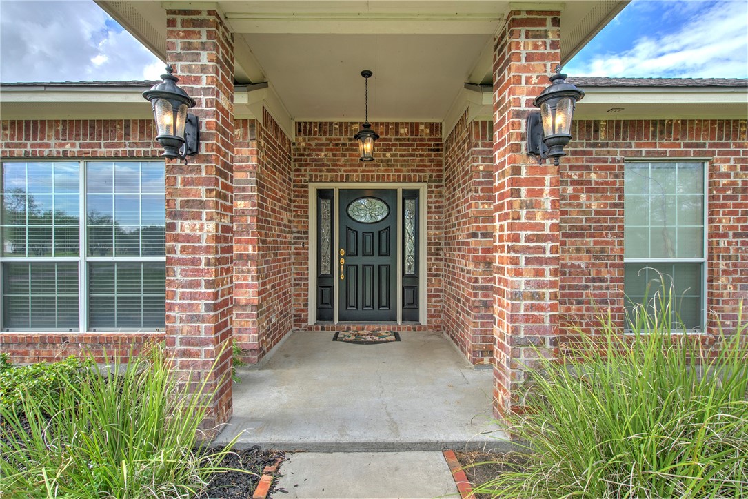 5617 Grand Lake Circ Property Photo 2