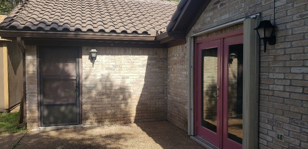 3111 Traylor Blvd Property Photo 3