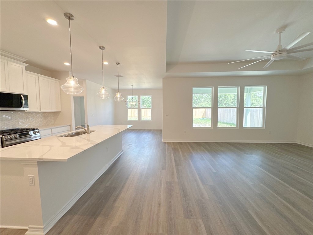 130 Broad Oak Dr Property Photo 2