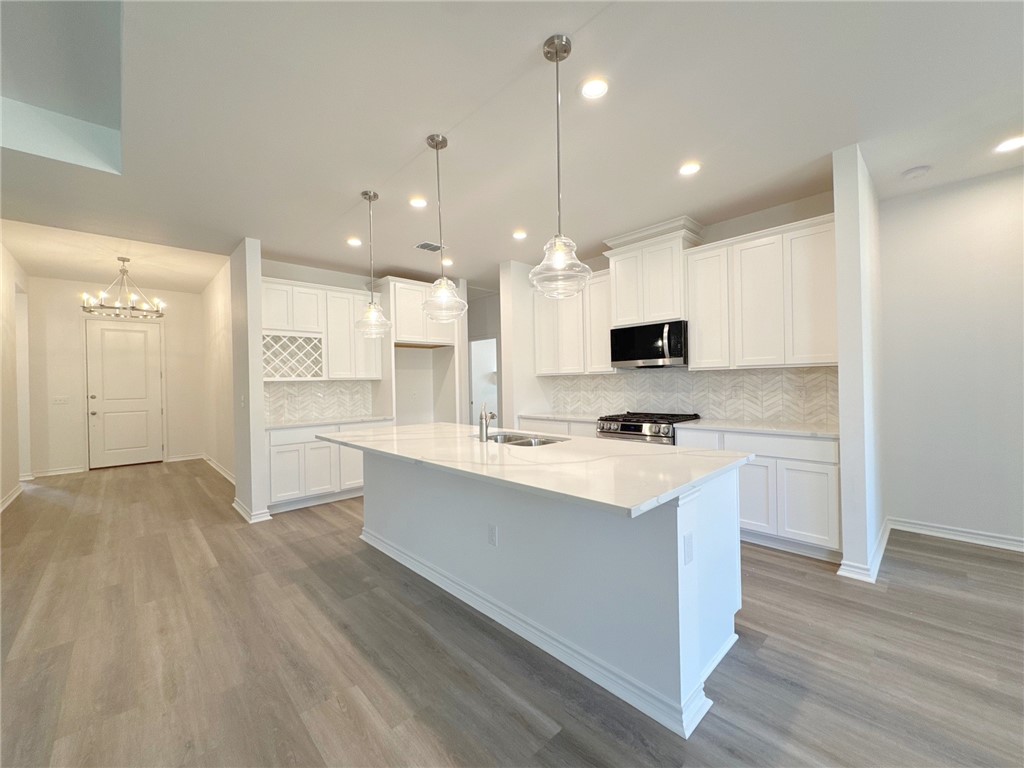 130 Broad Oak Dr Property Photo 3