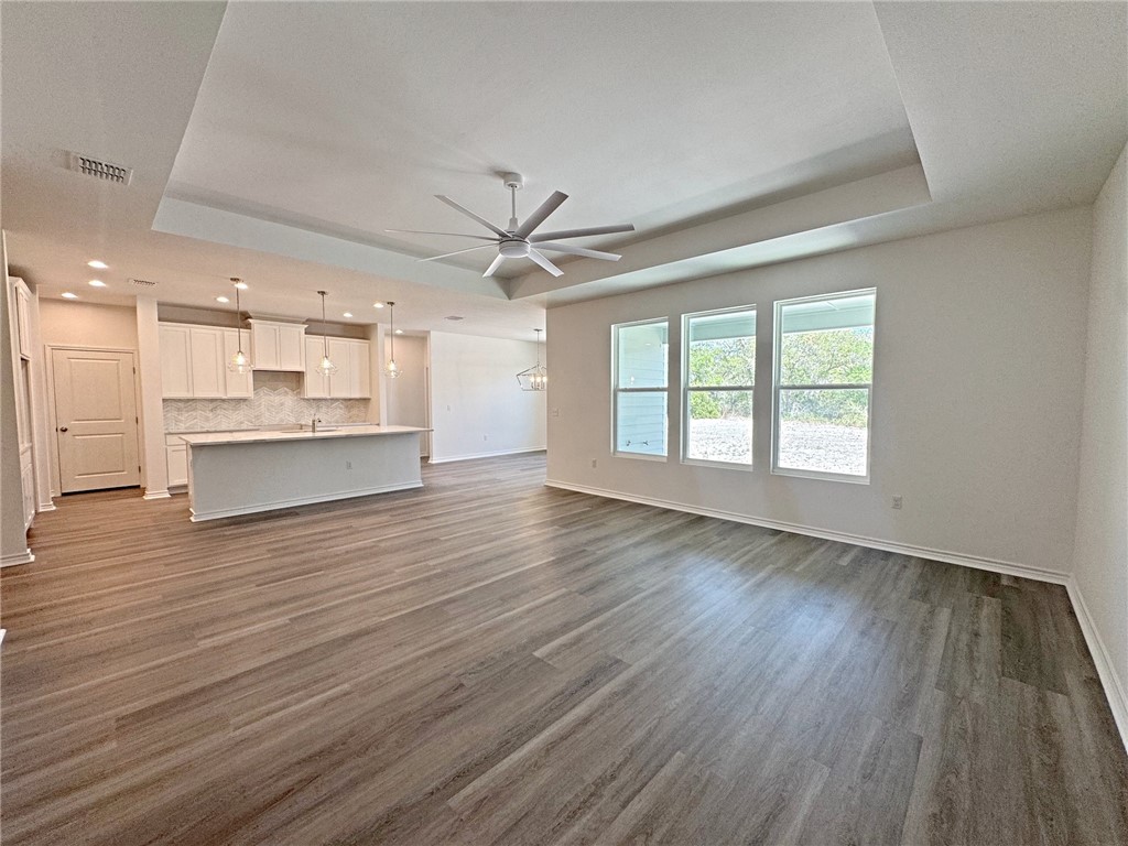 130 Broad Oak Dr Property Photo 4