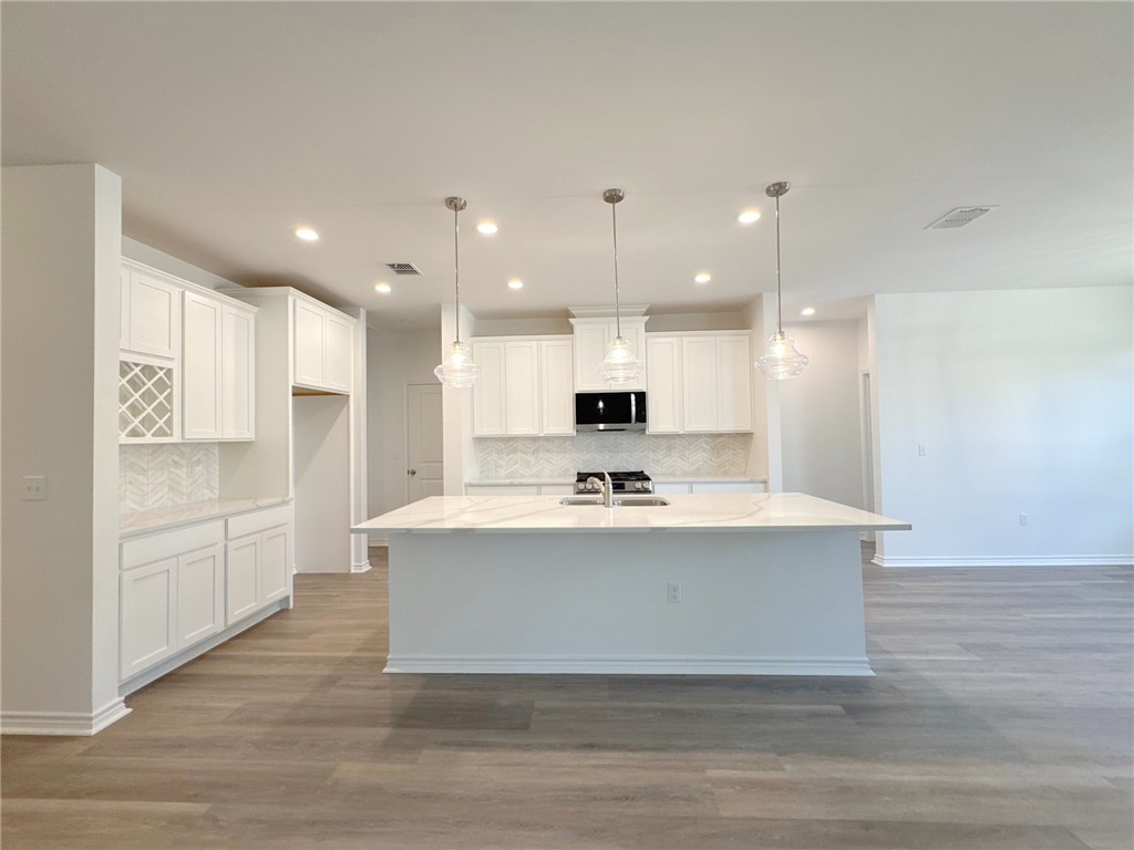 130 Broad Oak Dr Property Photo 4