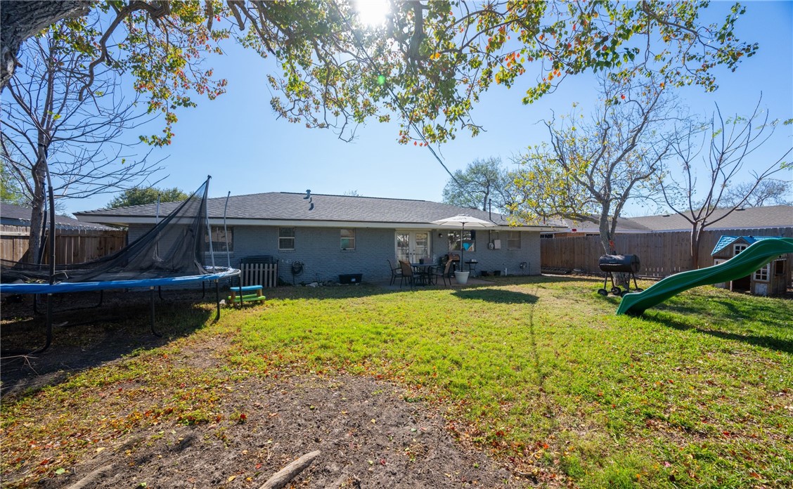 211 Frio Dr Property Photo 11