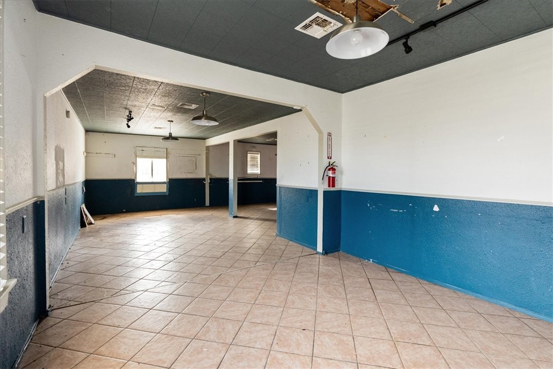 3063 Main St Property Photo 4