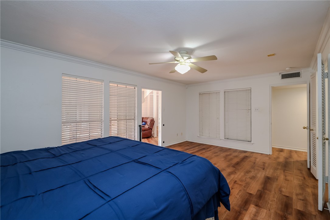 3201 Traylor Blvd Property Photo 11