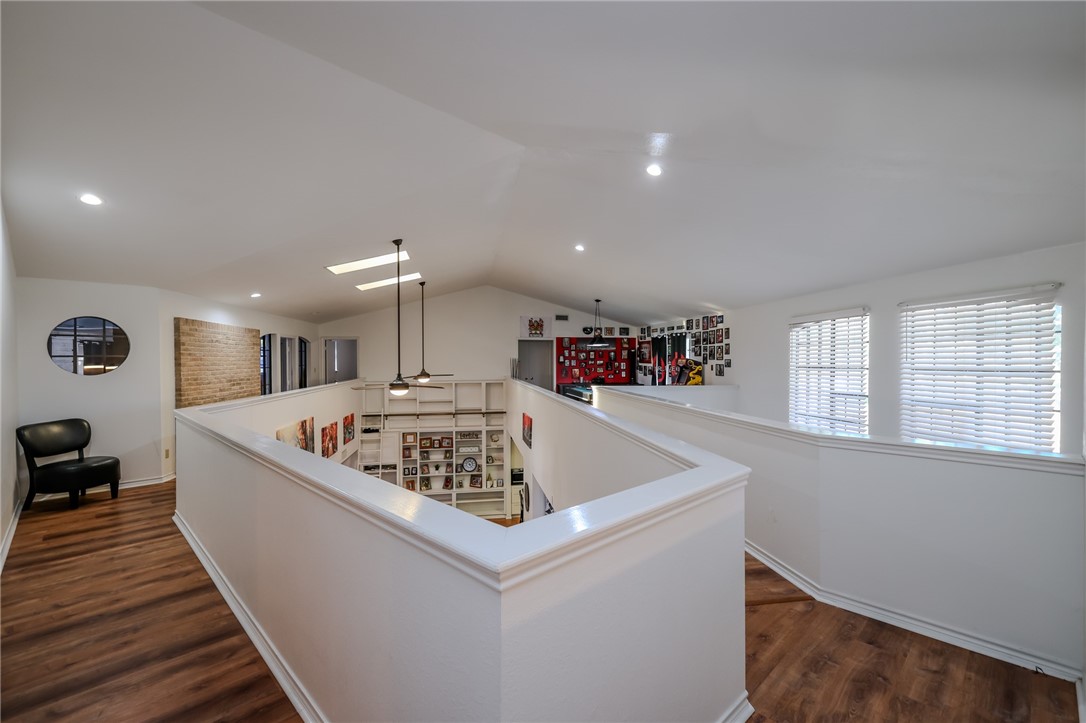 3201 Traylor Blvd Property Photo 19