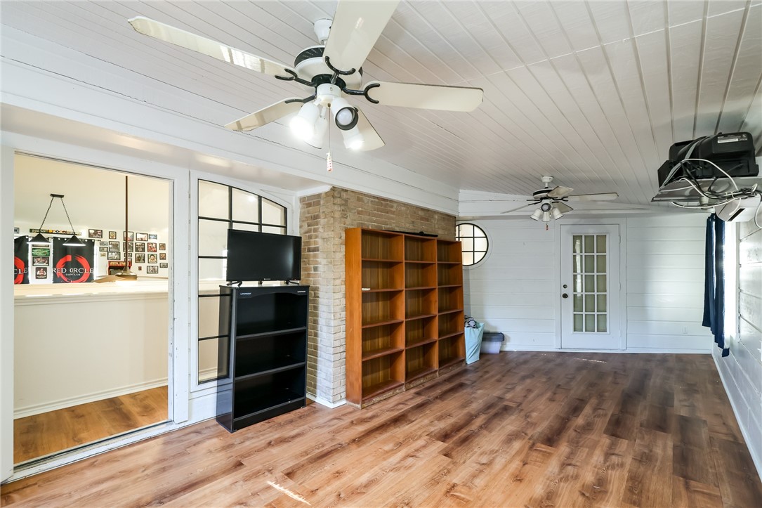 3201 Traylor Blvd Property Photo 30