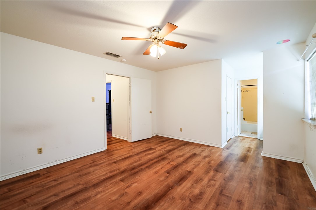3201 Traylor Blvd Property Photo 31