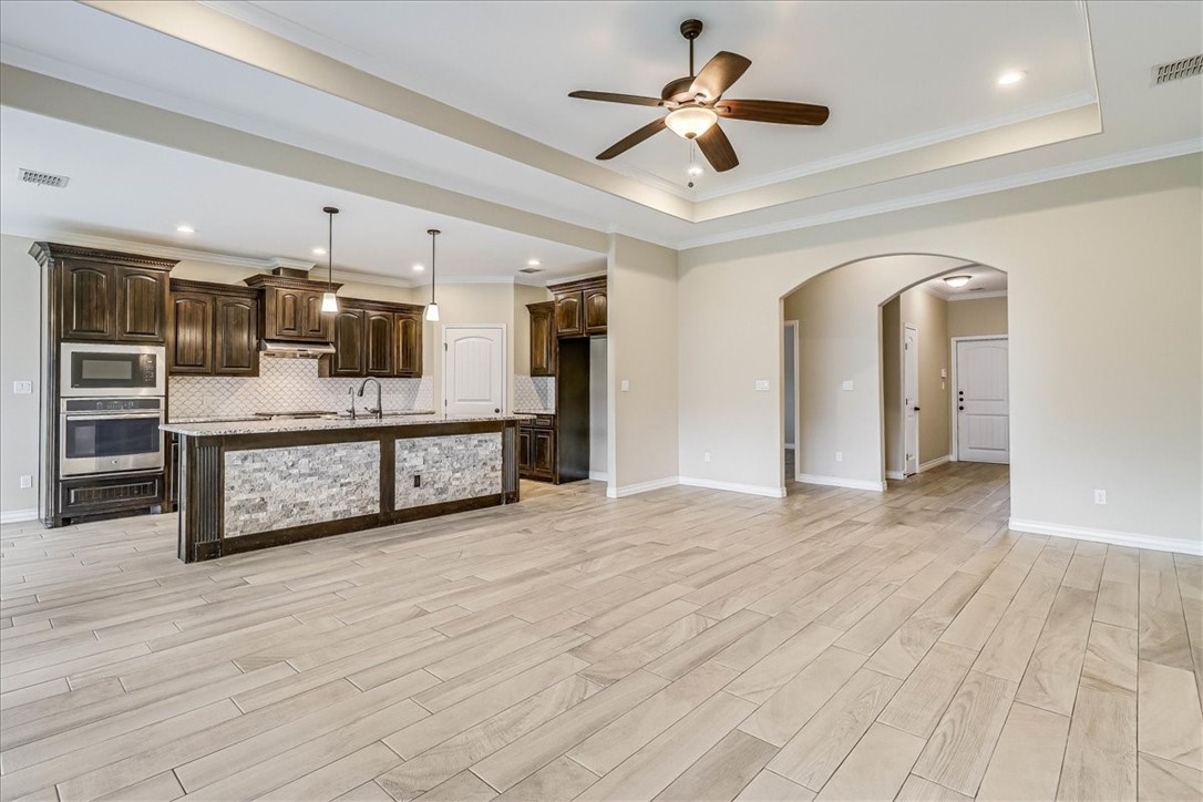6537 Paddington Dr Property Photo 8