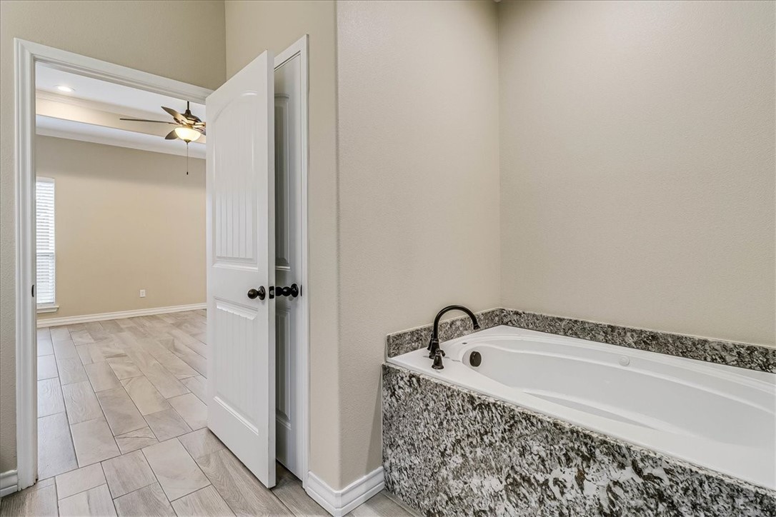 6537 Paddington Dr Property Photo 33