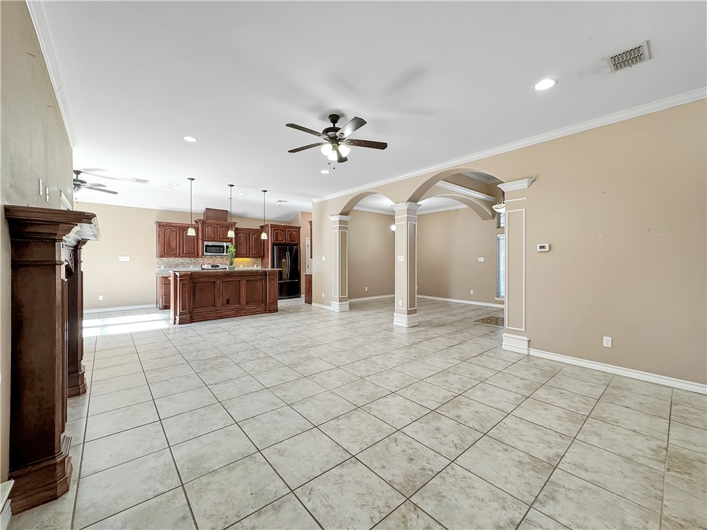 1601 Sea Oak Dr Property Photo 10