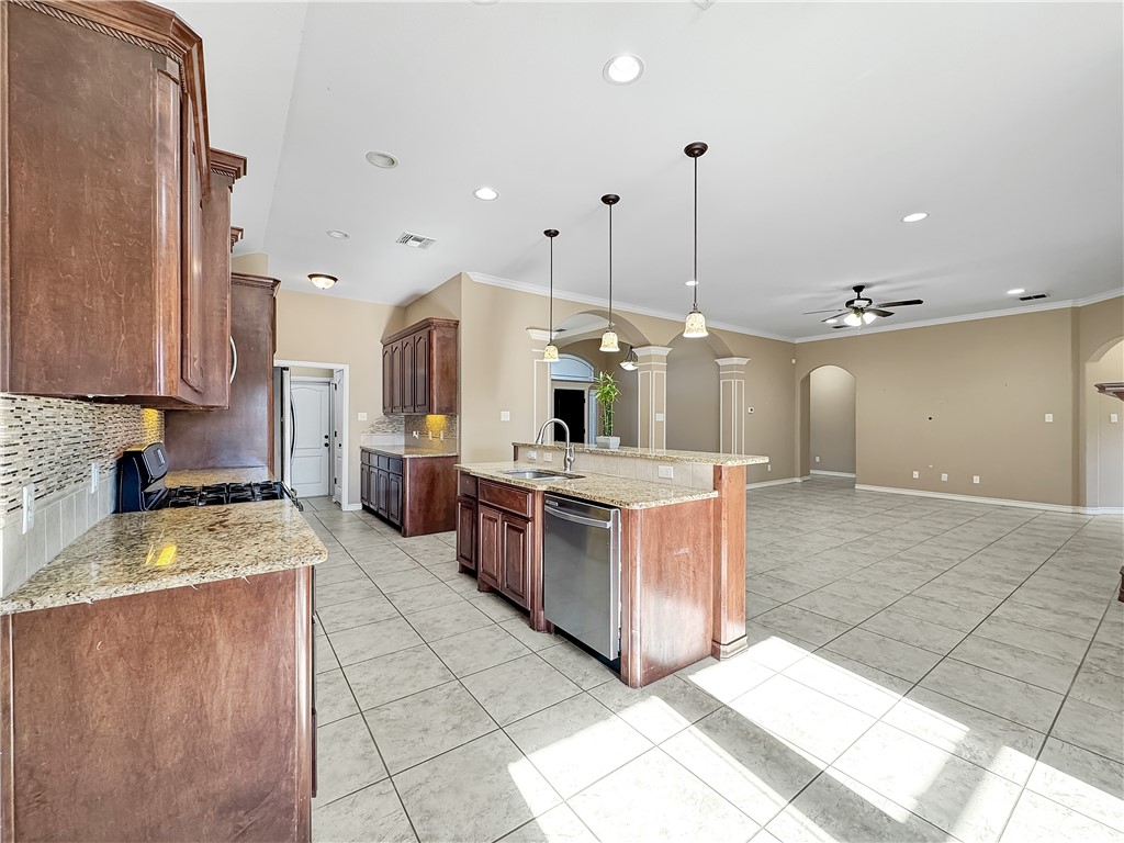 1601 Sea Oak Dr Property Photo 16