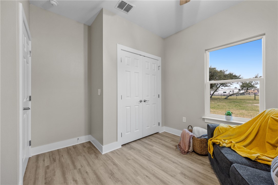305 Steart St Property Photo 15