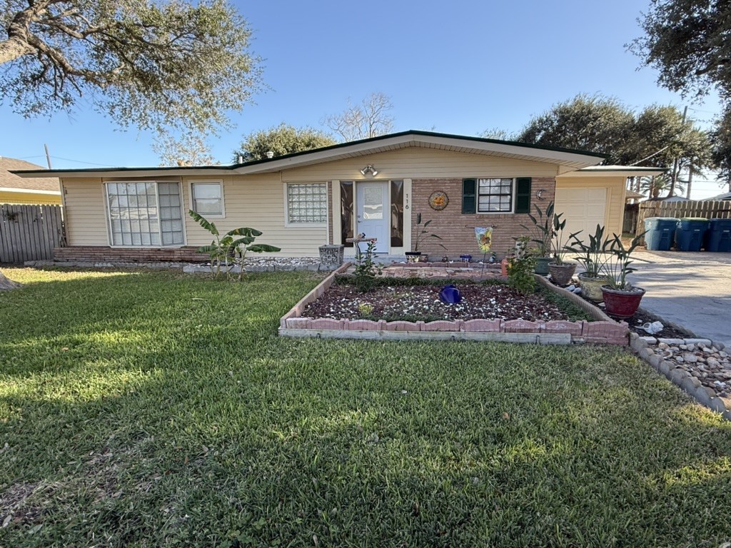 116 Magnolia Pl Property Photo 3
