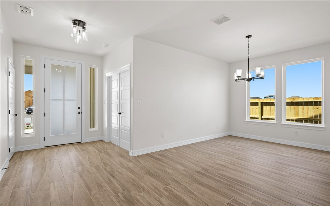 7810 Houshang Dr Property Photo 3