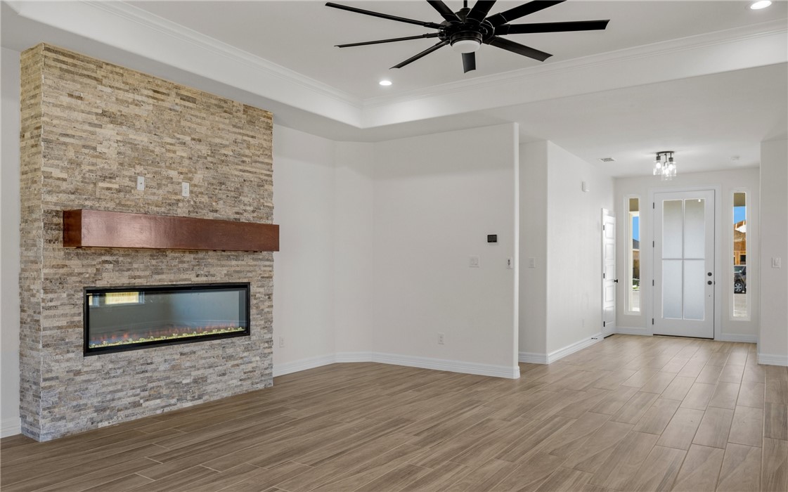 7810 Houshang Dr Property Photo 4