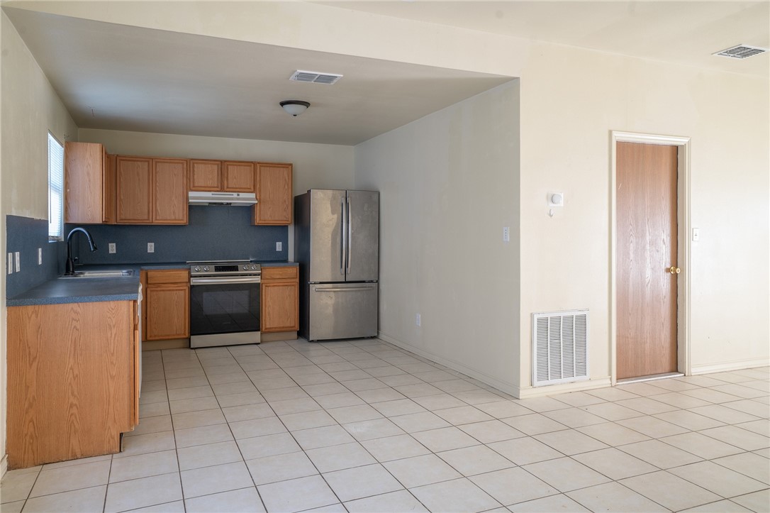 1130 Jonnell St Property Photo 4