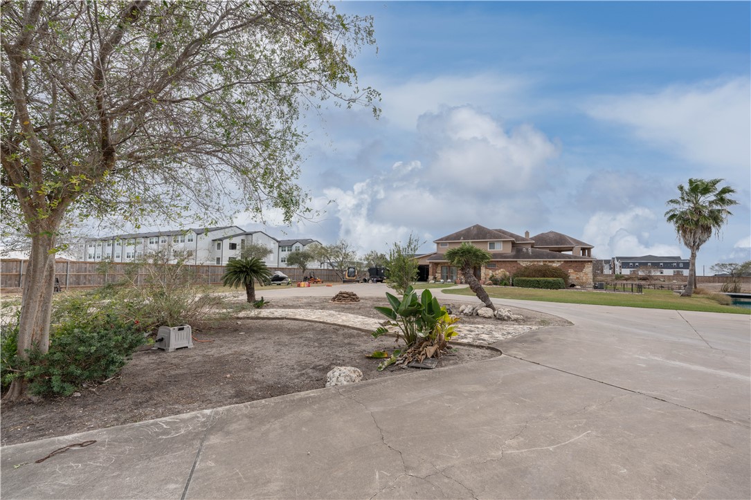 6656 Yorktown Blvd Property Photo 12