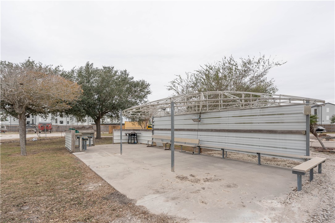 6656 Yorktown Blvd Property Photo 18