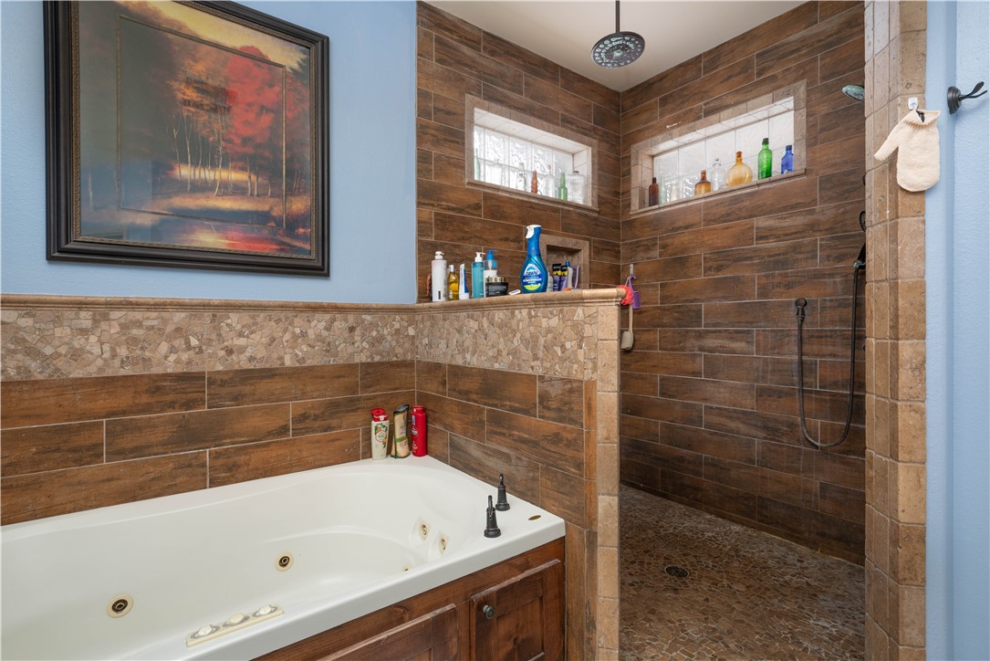 6656 Yorktown Blvd Property Photo 26