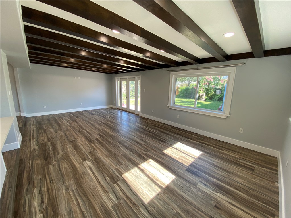 629 Santa Monica Pl Property Photo 7