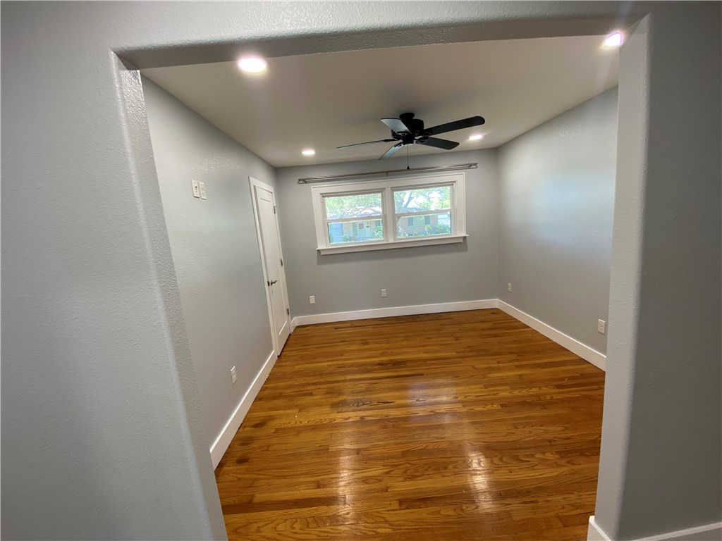 629 Santa Monica Pl Property Photo 8