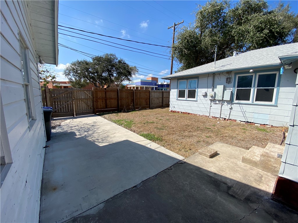 629 Santa Monica Pl Property Photo 36