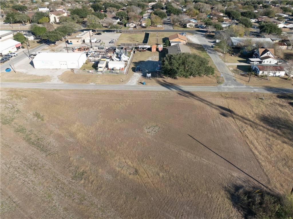 001 Commerce Ave Property Photo 3