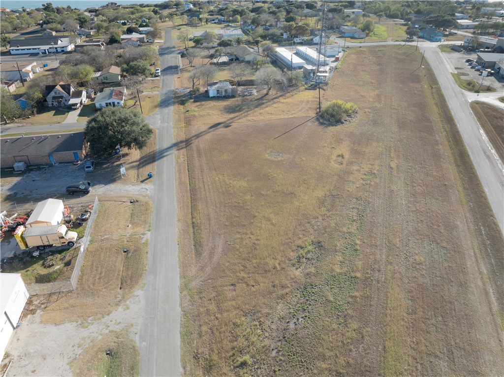 001 Commerce Ave Property Photo 4