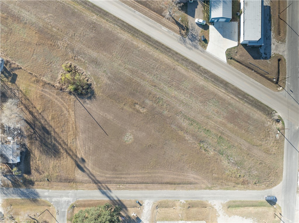 001 Commerce Ave Property Photo 7