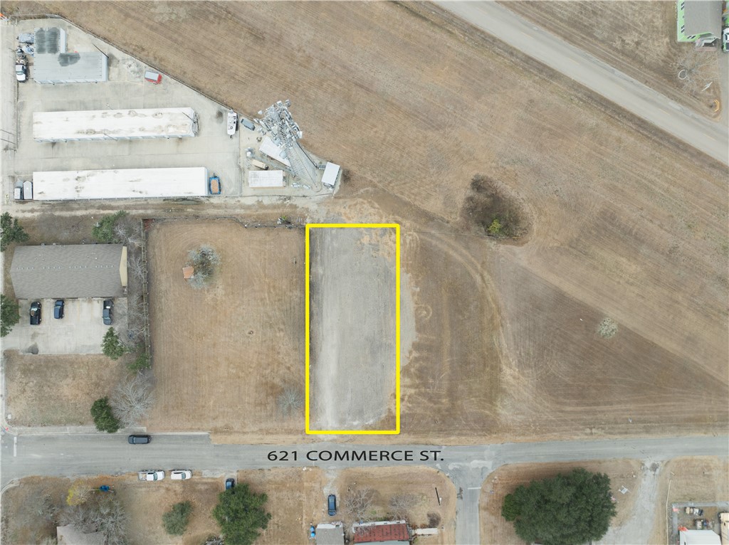 621 Commerce St Property Photo 3
