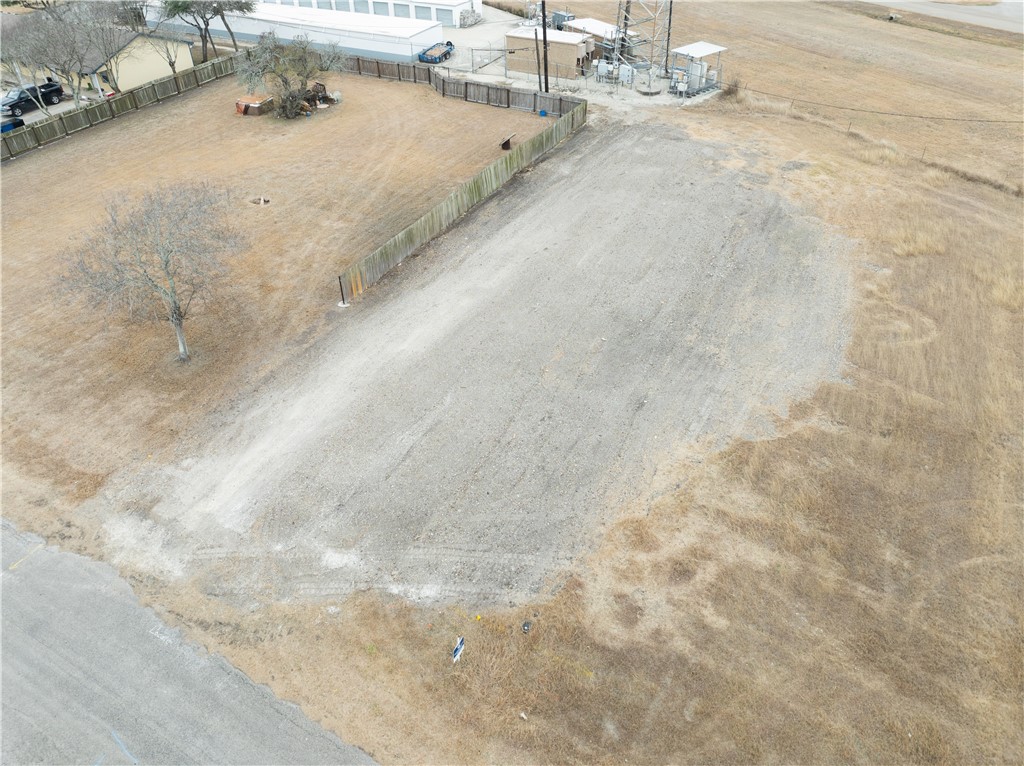 621 Commerce St Property Photo 6