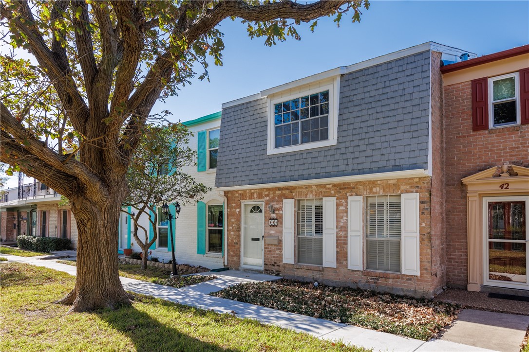 41 Townhouse Property Photo 1