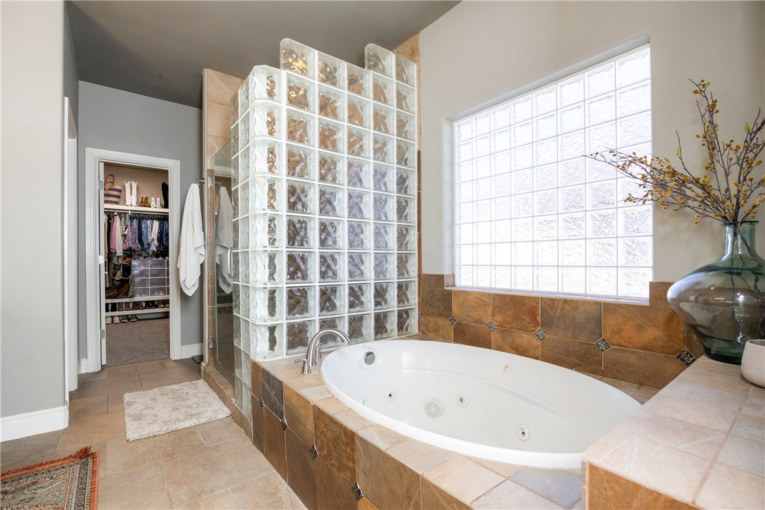 4338 Spring Creek Dr Property Photo 23