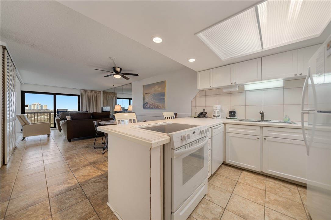 15340 Leeward Dr 207 Property Photo 4