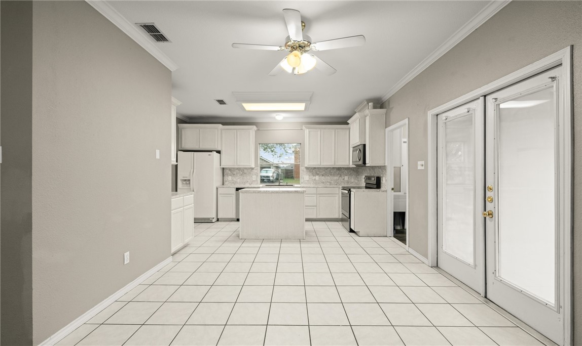3037 Shady Creek Lane Property Photo 8