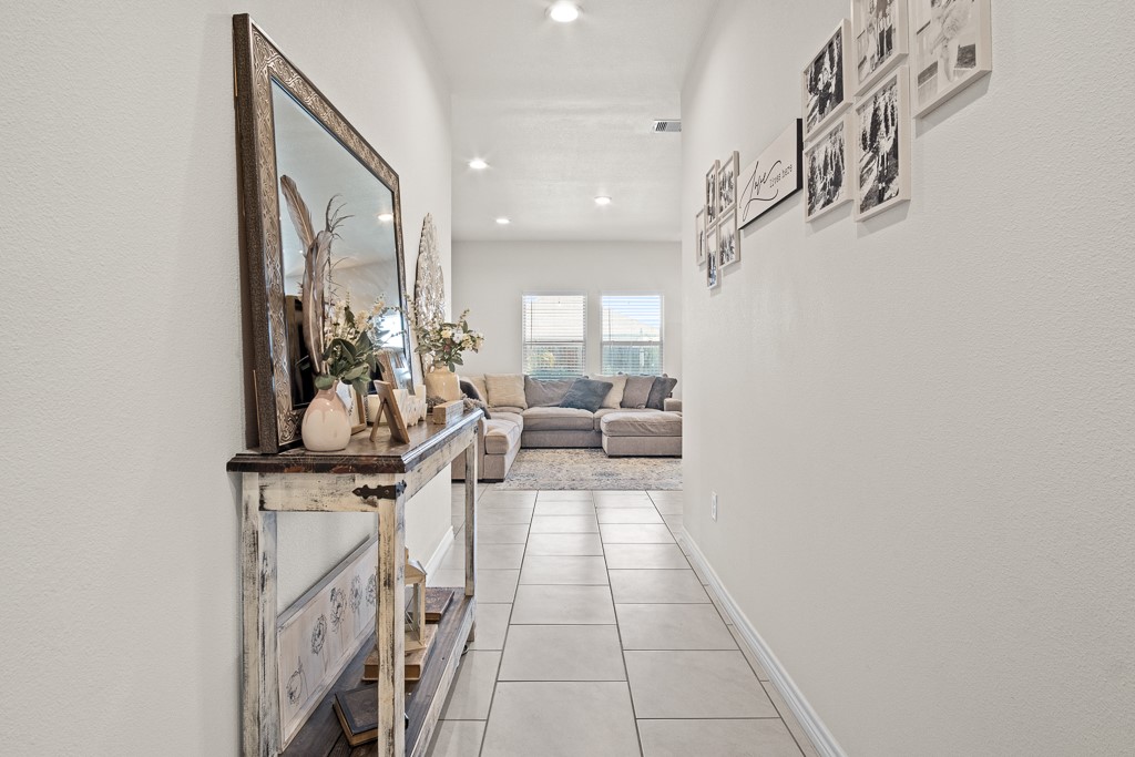 3906 Targaryen Way Property Photo 2