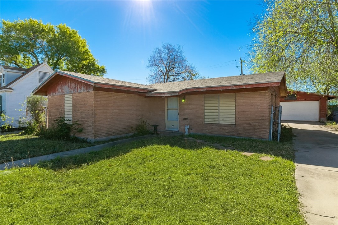 3709 S Saxet Dr Property Photo 1