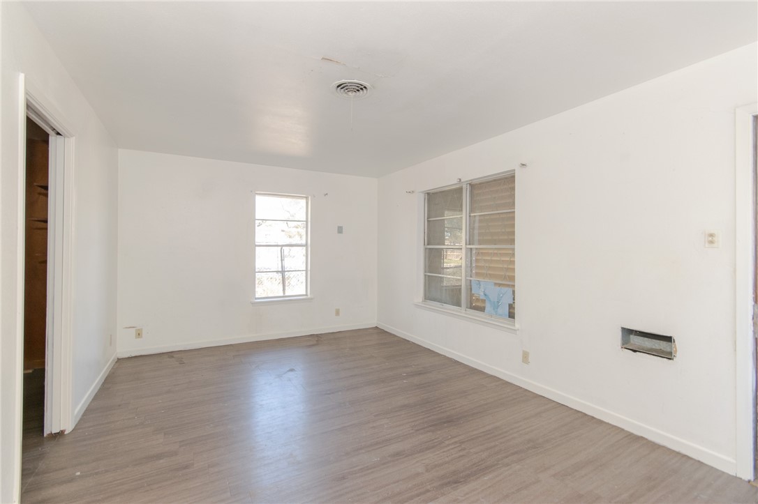 3709 S Saxet Dr Property Photo 2