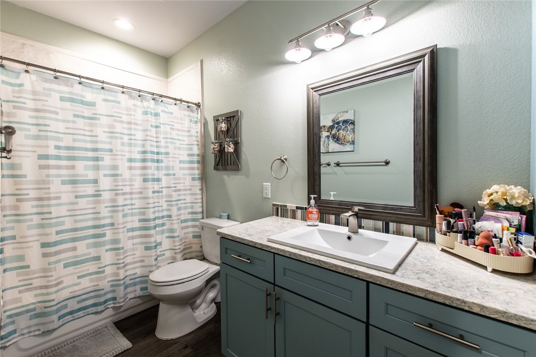 137 Knickerbocker St Property Photo 27