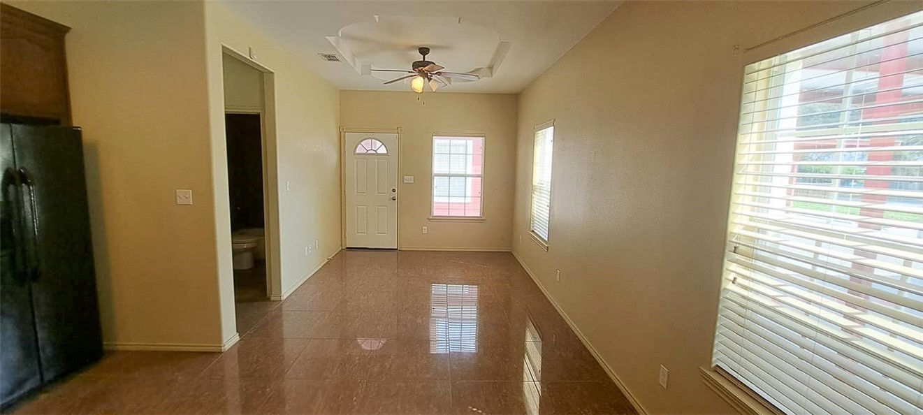 318 W Ella Ave Property Photo 6