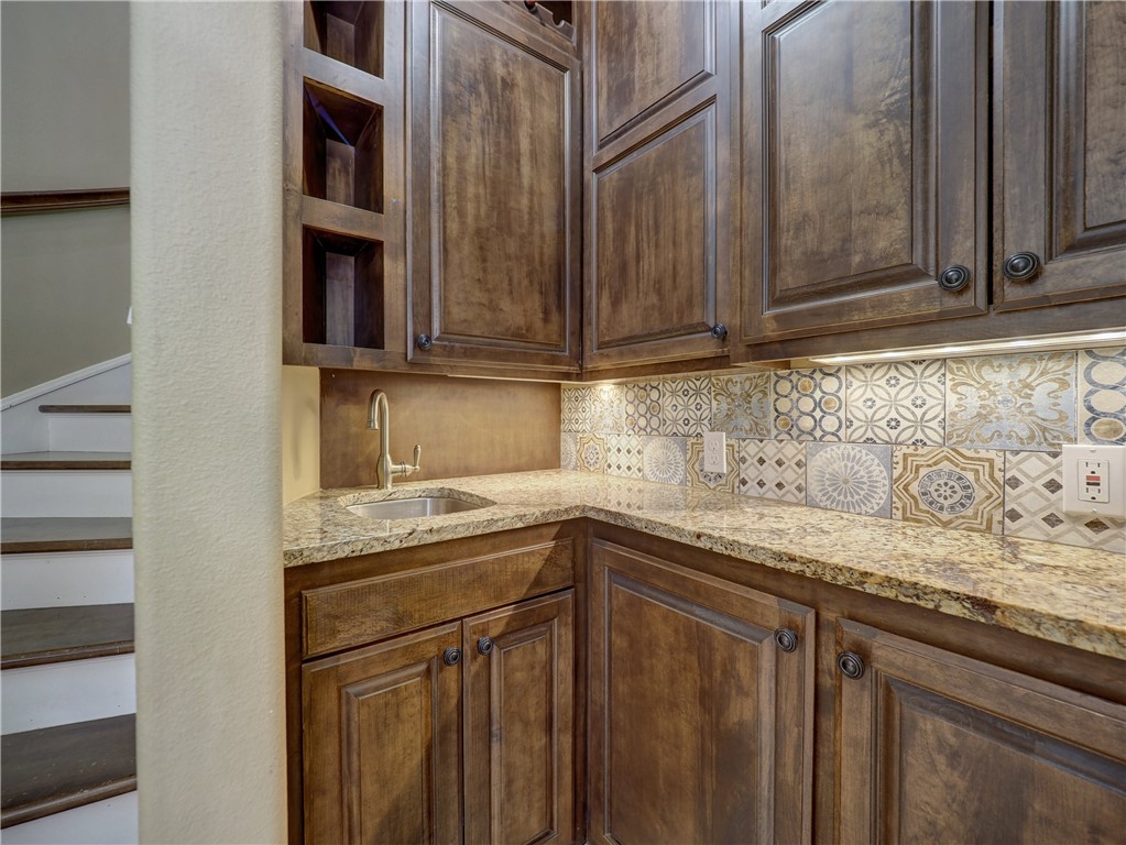 204 Black Diamond Property Photo 21