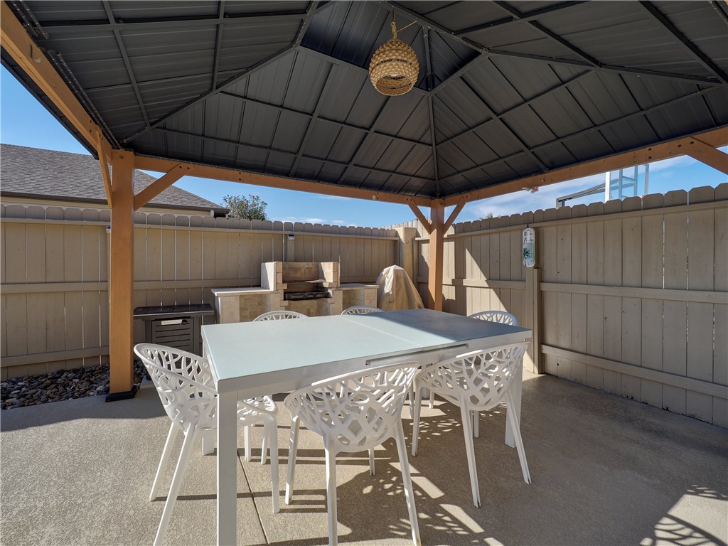 204 Black Diamond Property Photo 33