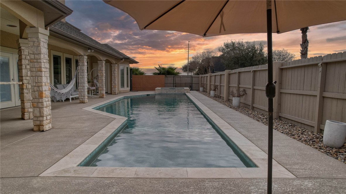 204 Black Diamond Property Photo 36