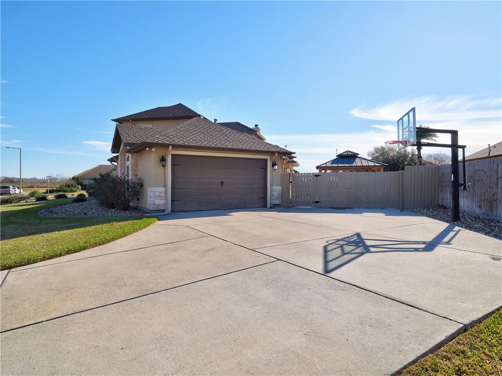 204 Black Diamond Property Photo 37