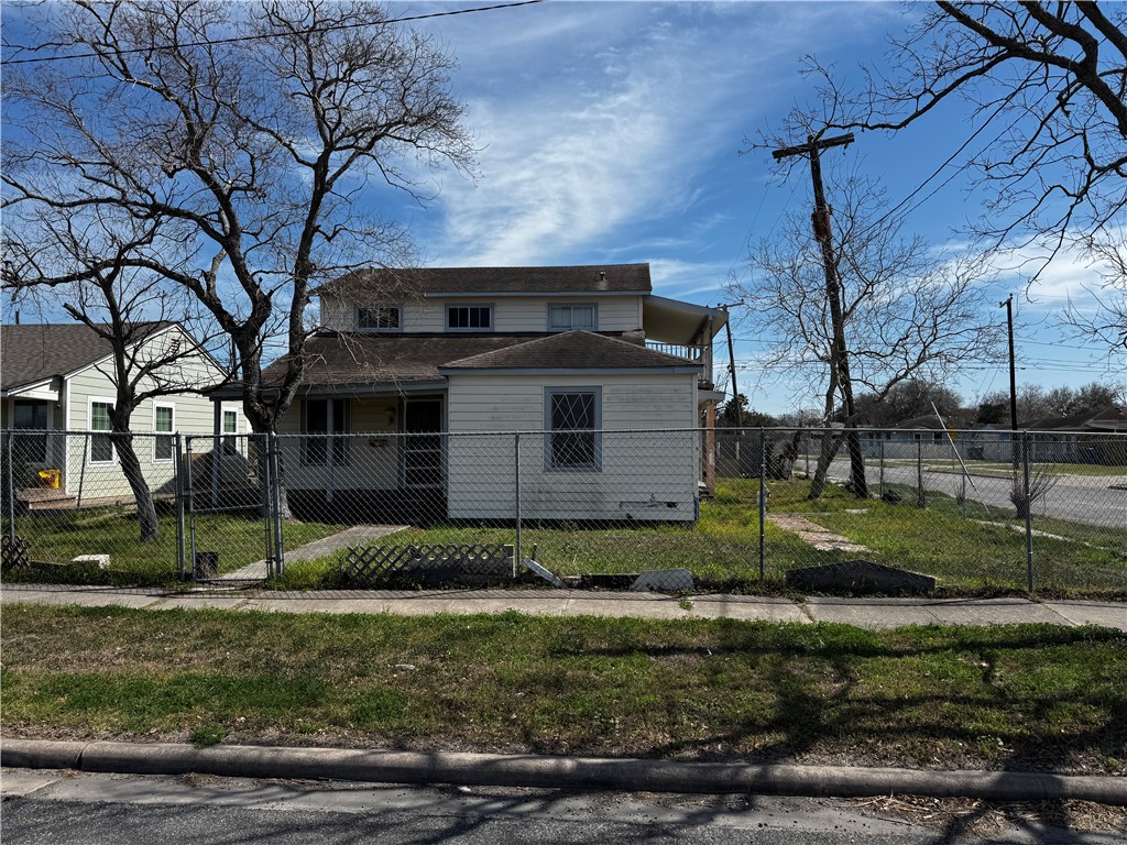 2446 Prescott St Property Photo