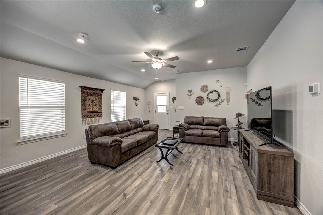 Undefined Property Photo 15
