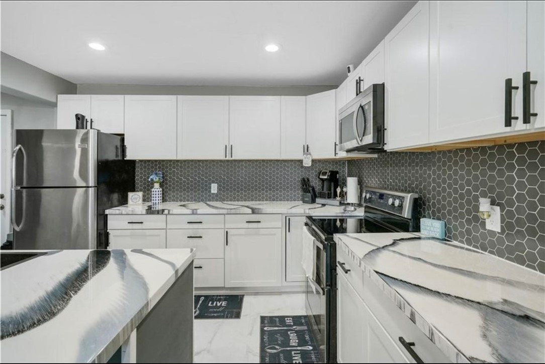 10829 Mayfield Dr Property Photo 6