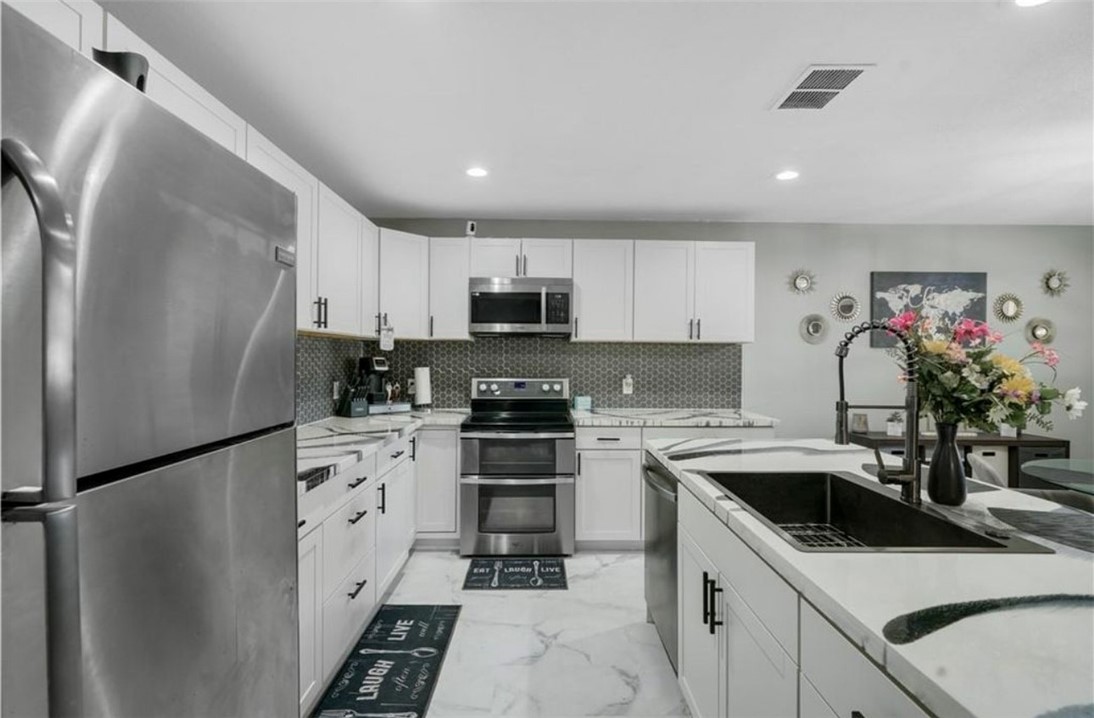 10829 Mayfield Dr Property Photo 8